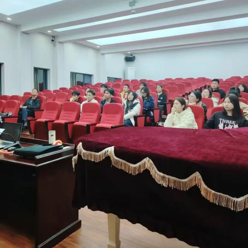 常德新德才職業(yè)學(xué)校舉辦青年教師教學(xué)比武賽前專項(xiàng)培訓(xùn)助力教師技能提升